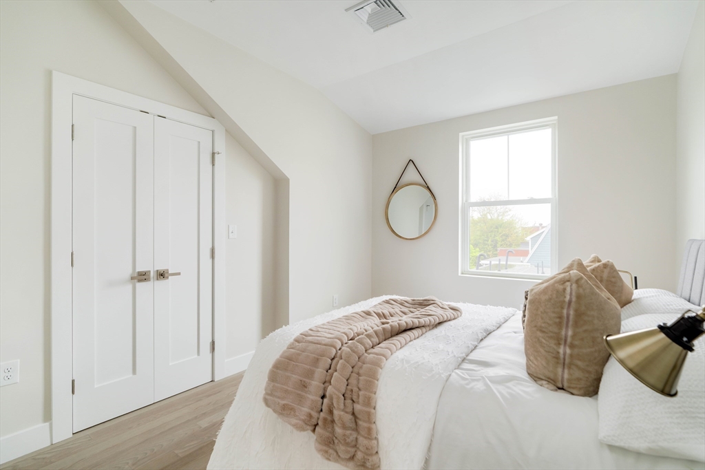 Boston, Massachusetts 02119, United States, 2 Bedrooms Bedrooms, ,2 BathroomsBathrooms,Residential,Contingent,128022