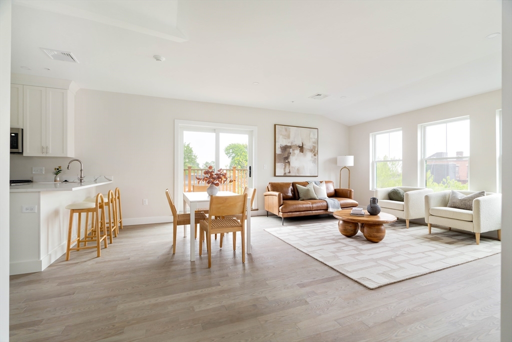 Boston, Massachusetts 02119, United States, 2 Bedrooms Bedrooms, ,2 BathroomsBathrooms,Residential,Contingent,128022