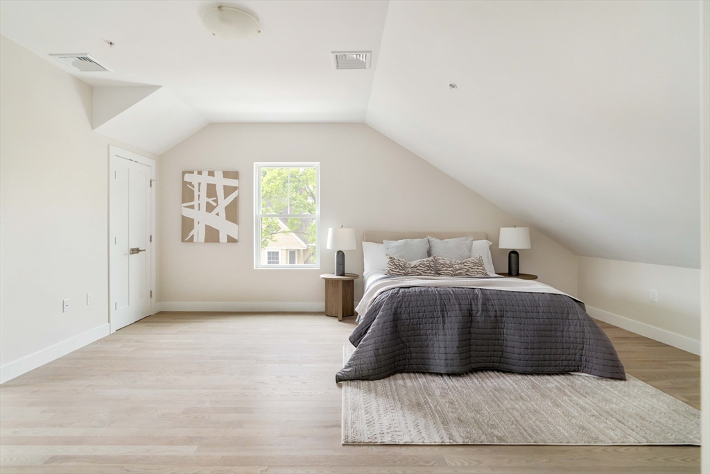 Boston, Massachusetts 02119, United States, 2 Bedrooms Bedrooms, ,2 BathroomsBathrooms,Residential,Contingent,128022