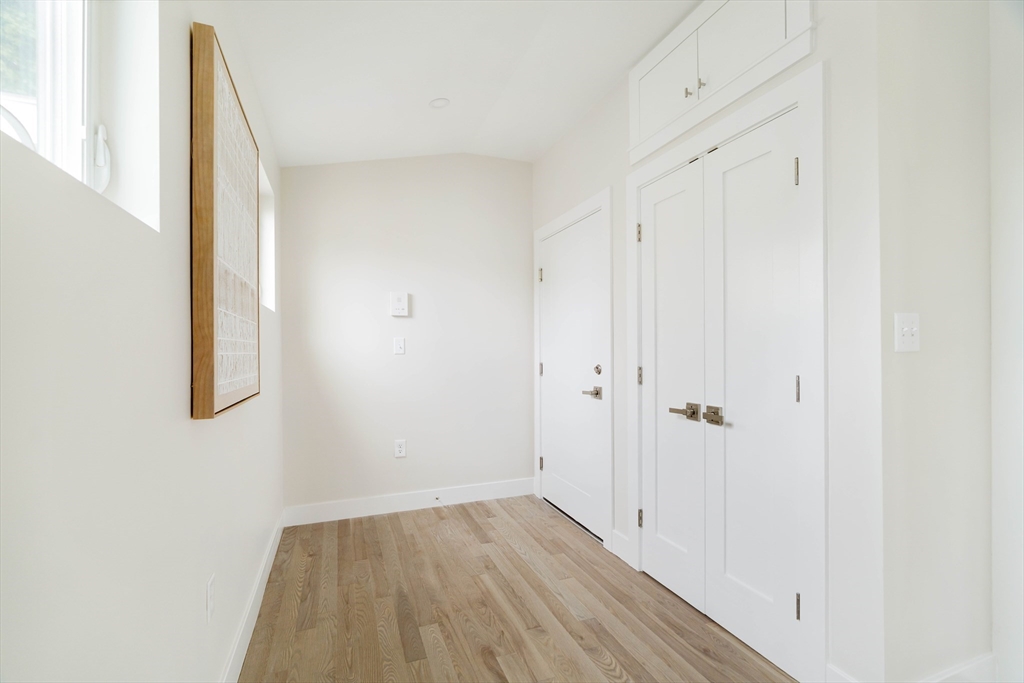 Boston, Massachusetts 02119, United States, 2 Bedrooms Bedrooms, ,2 BathroomsBathrooms,Residential,Contingent,128022