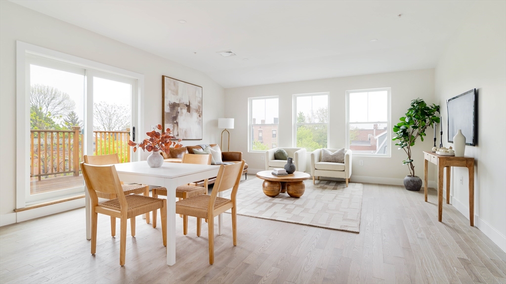 Boston, Massachusetts 02119, United States, 2 Bedrooms Bedrooms, ,2 BathroomsBathrooms,Residential,Contingent,128022