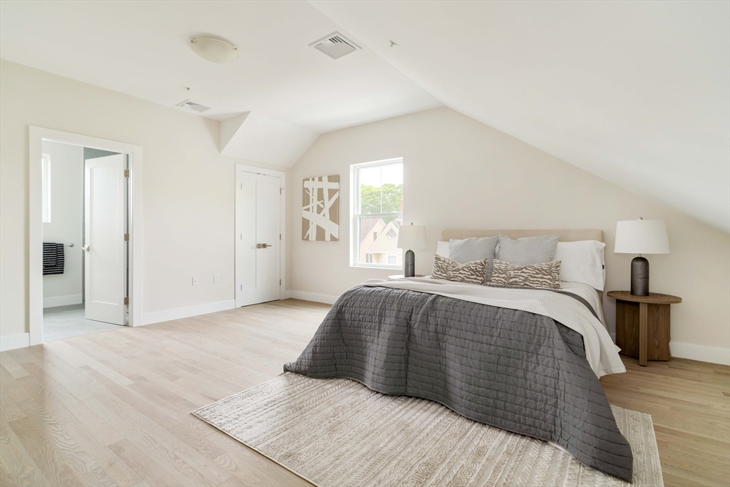 Boston, Massachusetts 02119, United States, 2 Bedrooms Bedrooms, ,2 BathroomsBathrooms,Residential,Contingent,128022