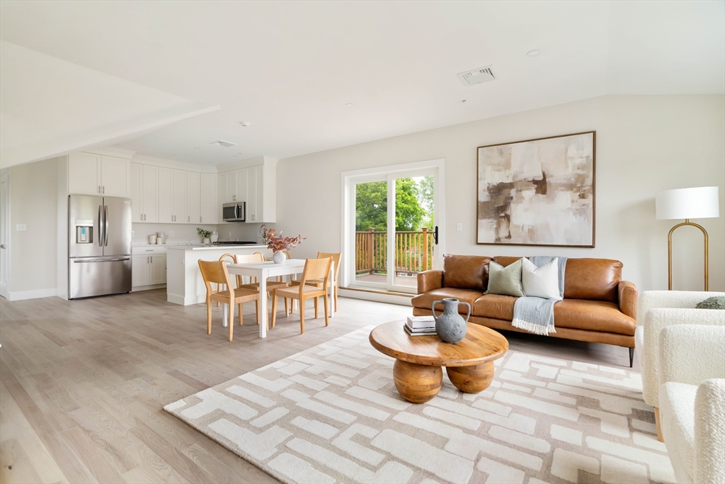 Boston, Massachusetts 02119, United States, 2 Bedrooms Bedrooms, ,2 BathroomsBathrooms,Residential,Contingent,128022