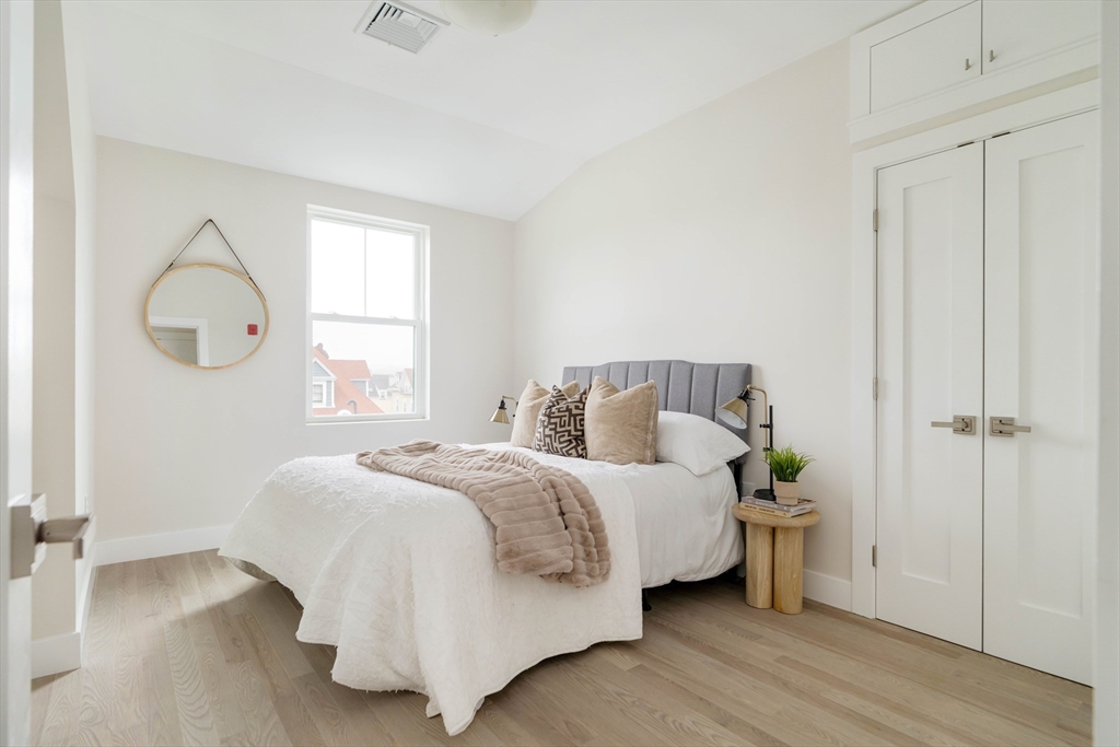 Boston, Massachusetts 02119, United States, 2 Bedrooms Bedrooms, ,2 BathroomsBathrooms,Residential,Contingent,128022