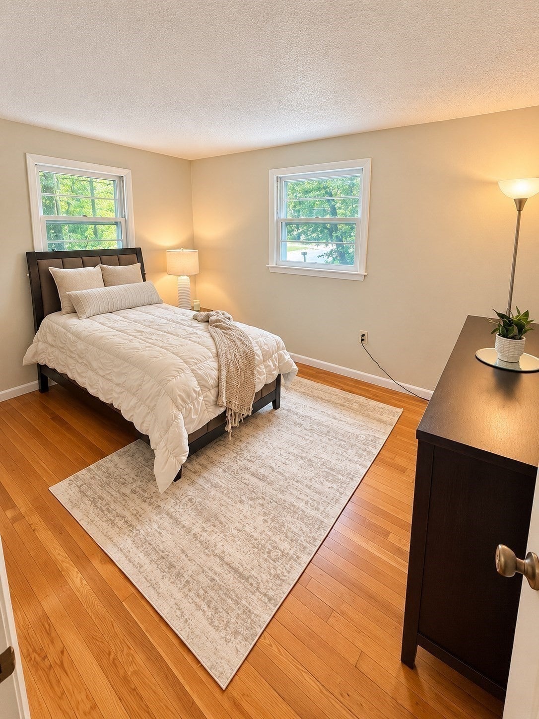 15 Carriage Dr, Chelmsford, MA Photo #2