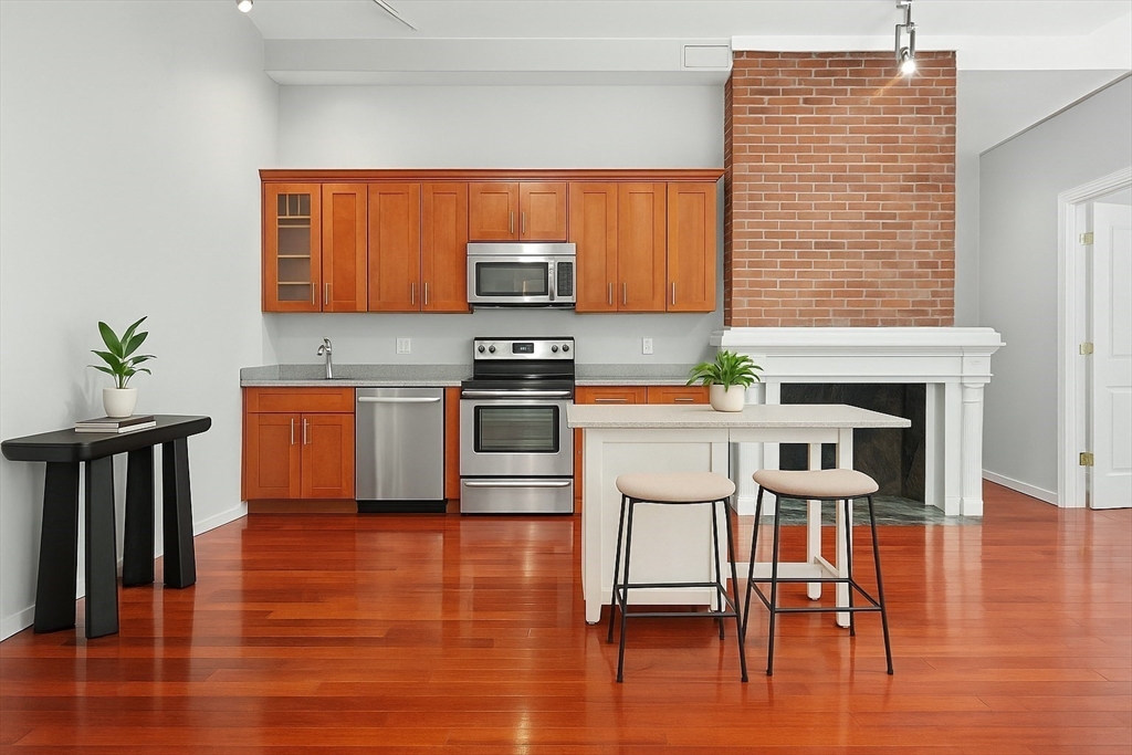 169 Beacon St 1-4