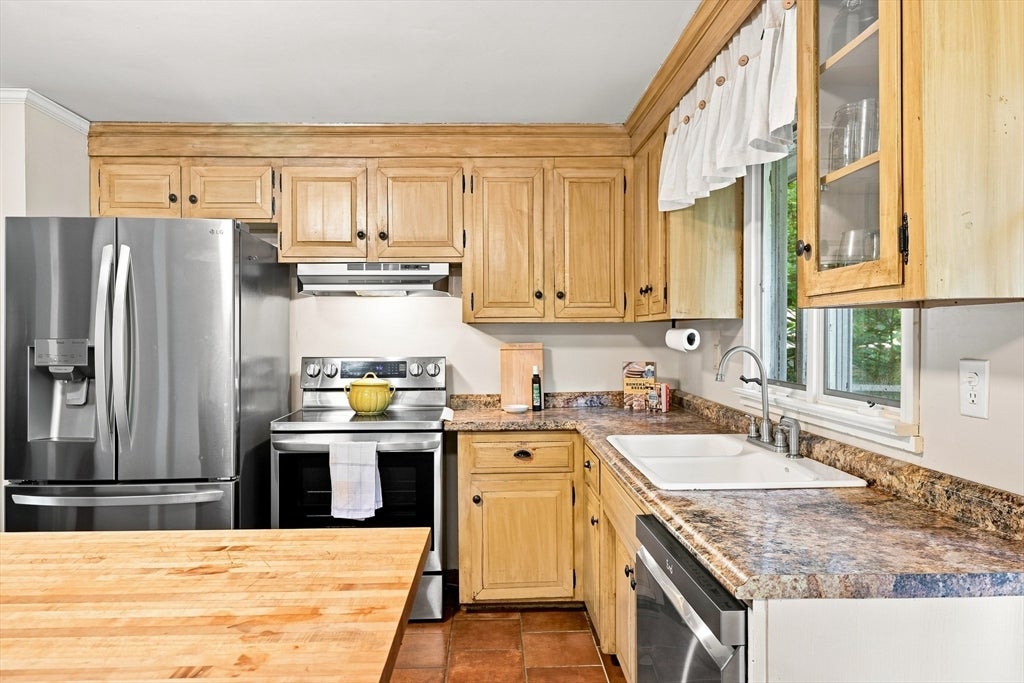 93 Leno Rd, Holland, MA Photo #5