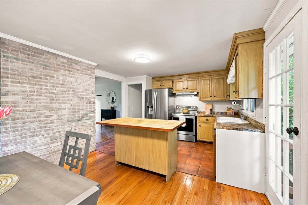 93 Leno Rd, Holland, MA Photo #6