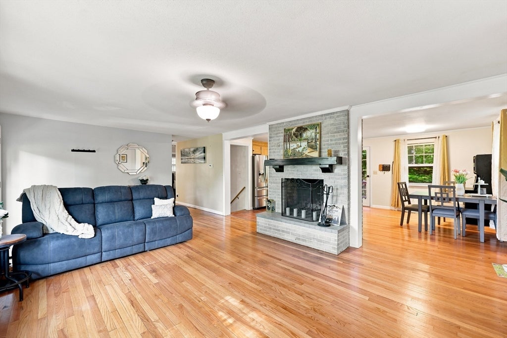 93 Leno Rd, Holland, MA Photo #9