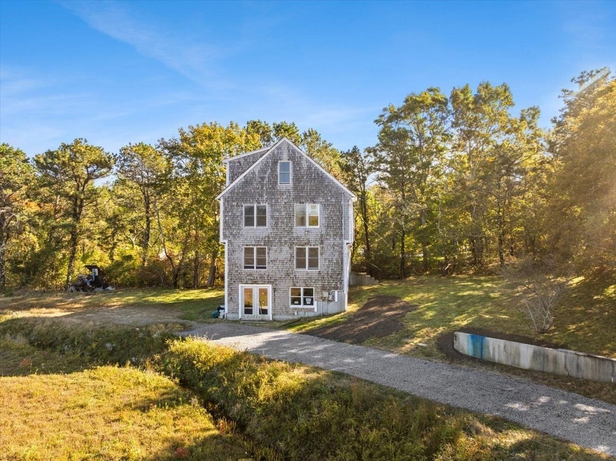 1652 State Rd, Plymouth, MA Photo #6