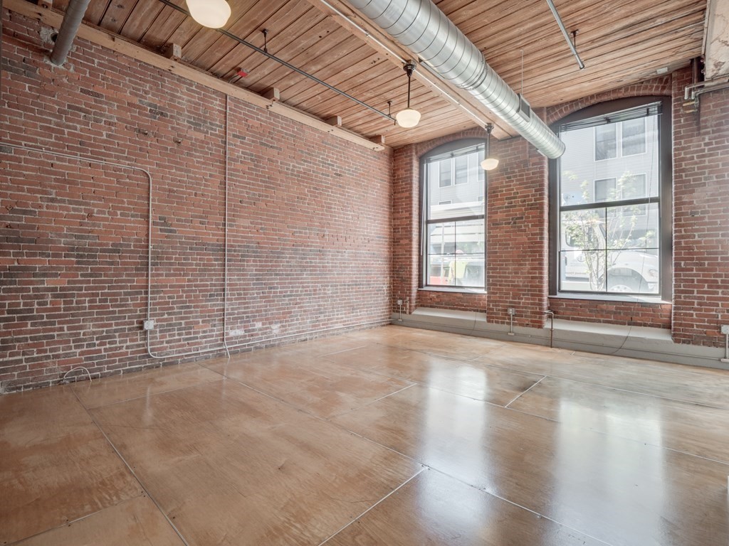 330 West 2nd St 4