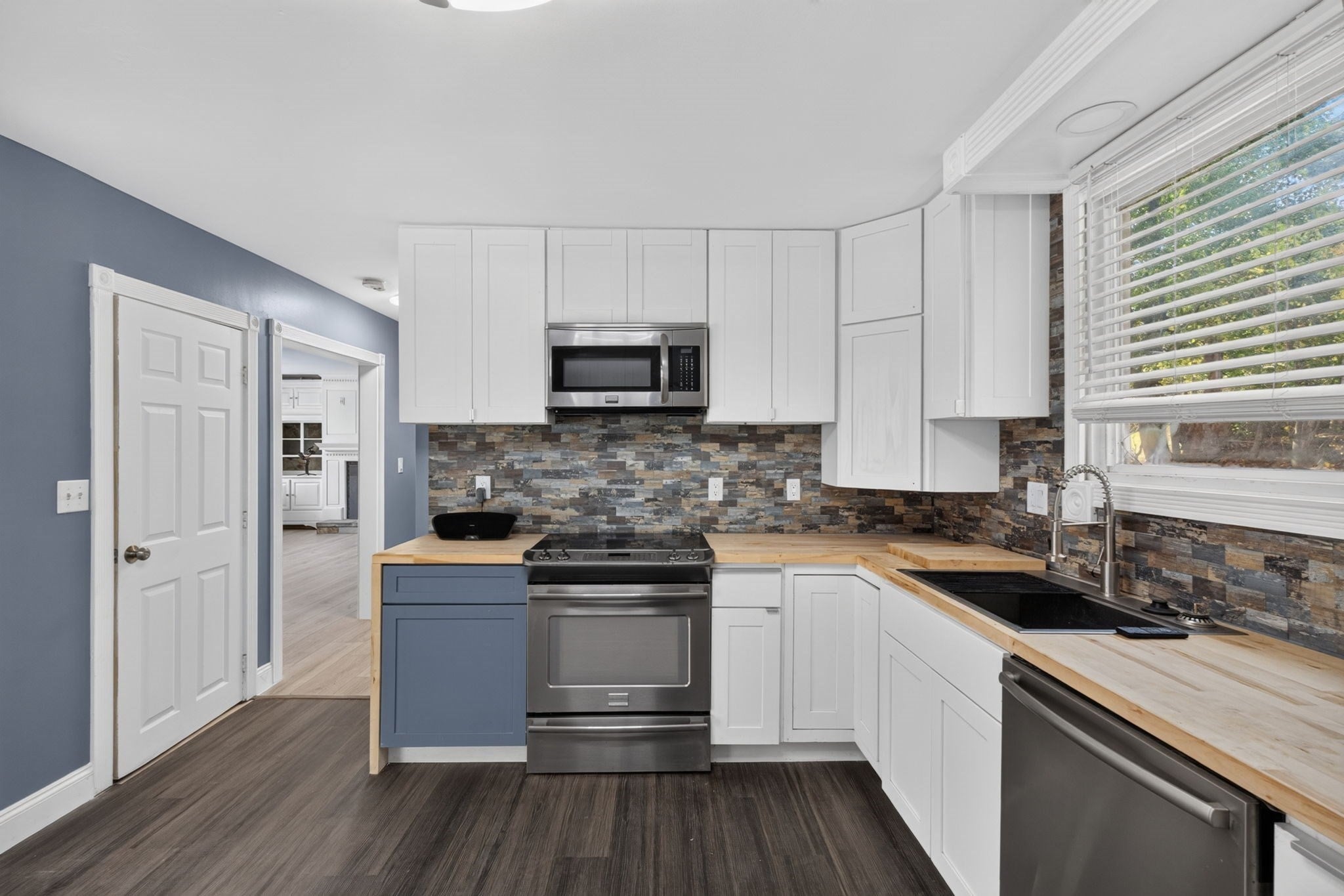 188 Oak St, Methuen, MA Photo #10