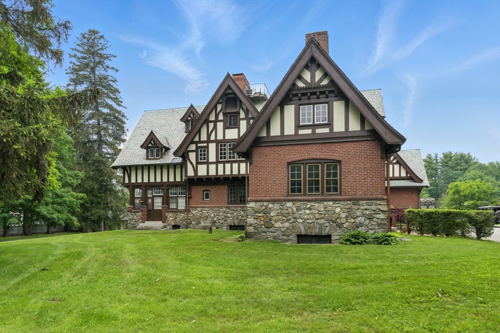 80 Pond St 4