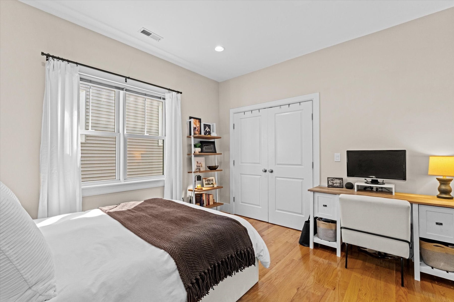861 E 2nd St #3, Boston, MA Photo #21