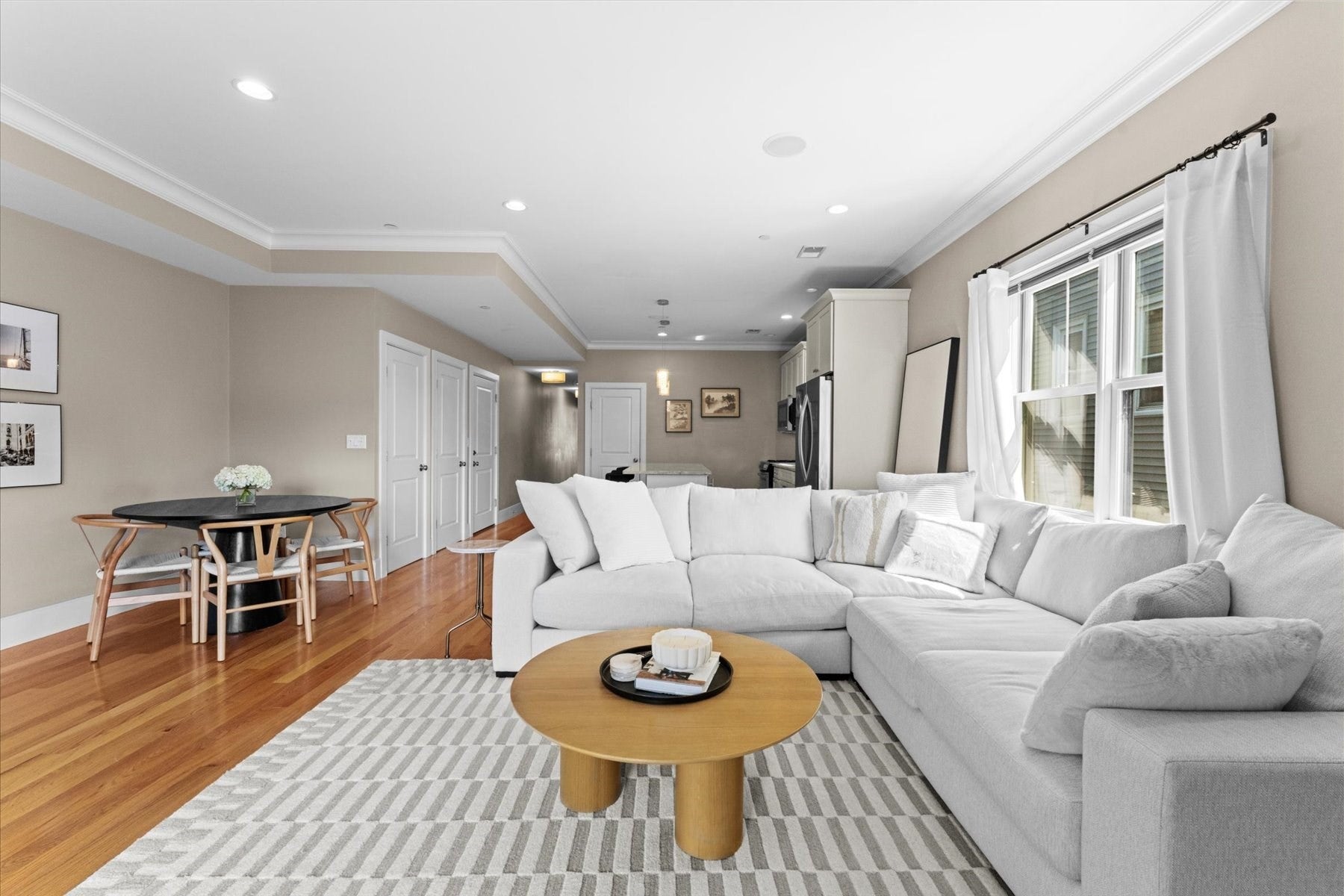 861 E 2nd St #3, Boston, MA Photo #4