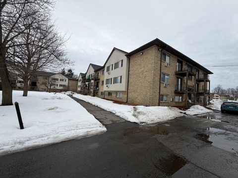 Photo of 351 Pawtucket Blvd #29, Lowell, MA 01854 (MLS # 73501164)