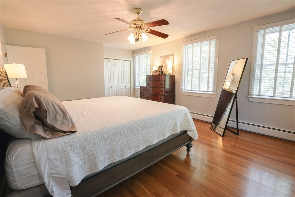 Billerica, Massachusetts 01821, United States, 4 Bedrooms Bedrooms, ,2 BathroomsBathrooms,Residential,Pending,215067