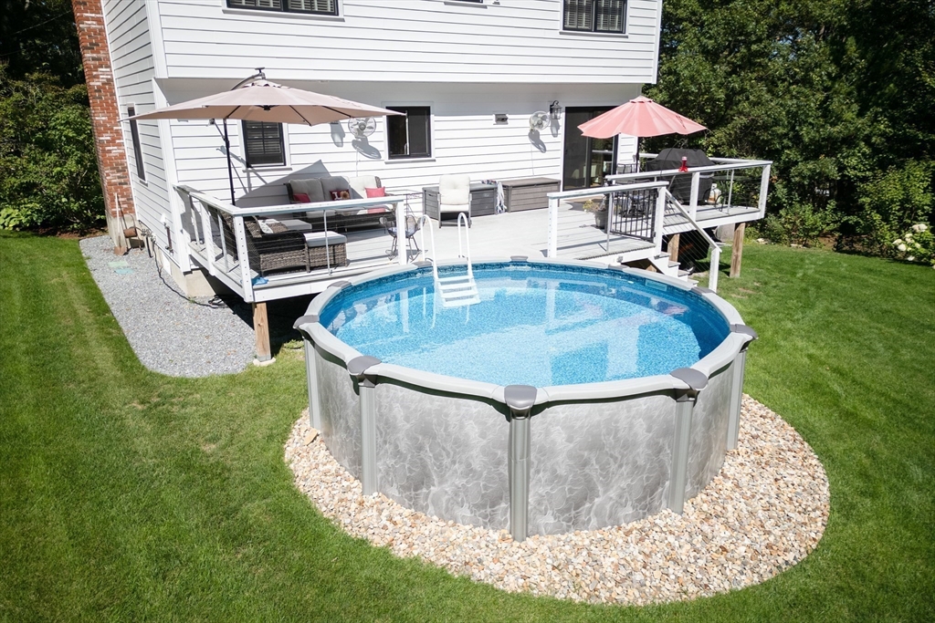 Billerica, Massachusetts 01821, United States, 4 Bedrooms Bedrooms, ,2 BathroomsBathrooms,Residential,Pending,215067