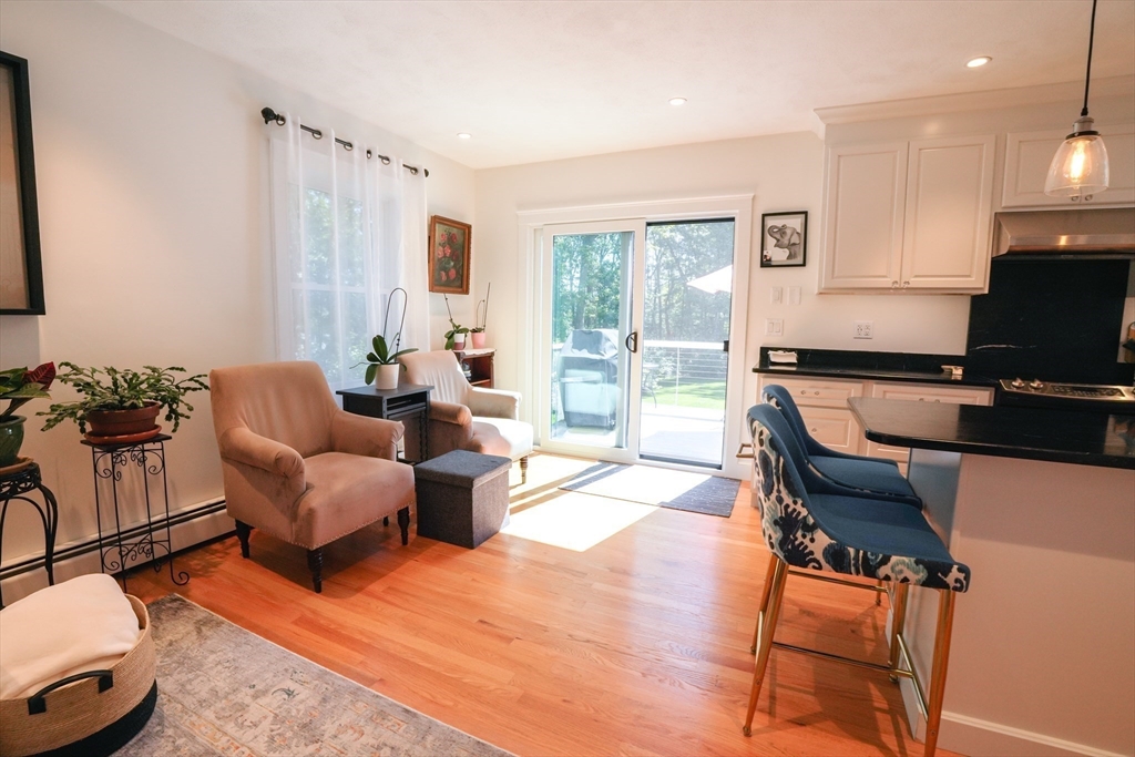 Billerica, Massachusetts 01821, United States, 4 Bedrooms Bedrooms, ,2 BathroomsBathrooms,Residential,Pending,215067