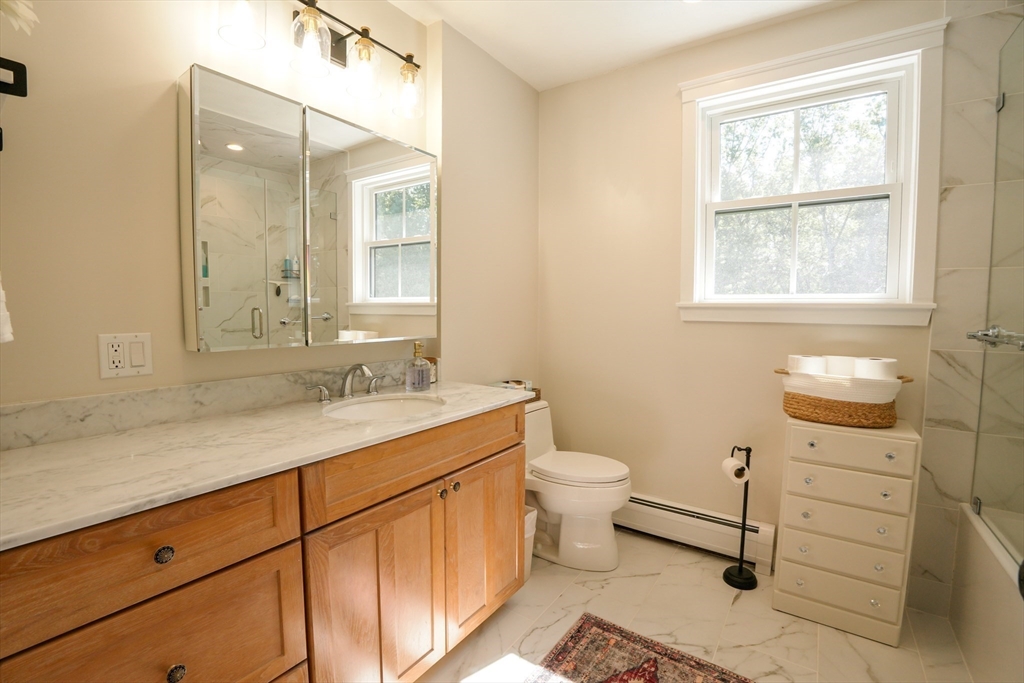 Billerica, Massachusetts 01821, United States, 4 Bedrooms Bedrooms, ,2 BathroomsBathrooms,Residential,Pending,215067