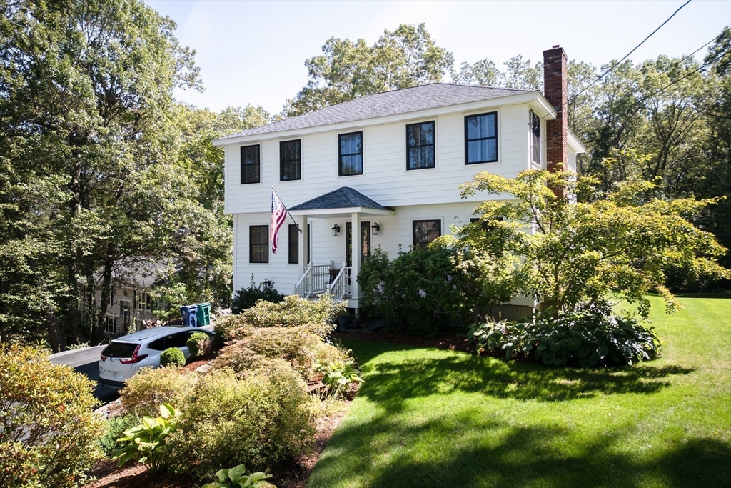 Billerica, Massachusetts 01821, United States, 4 Bedrooms Bedrooms, ,2 BathroomsBathrooms,Residential,Pending,215067