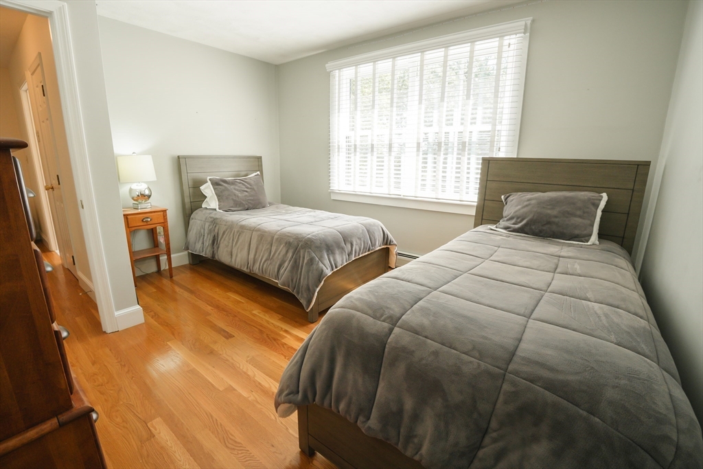 Billerica, Massachusetts 01821, United States, 4 Bedrooms Bedrooms, ,2 BathroomsBathrooms,Residential,Pending,215067