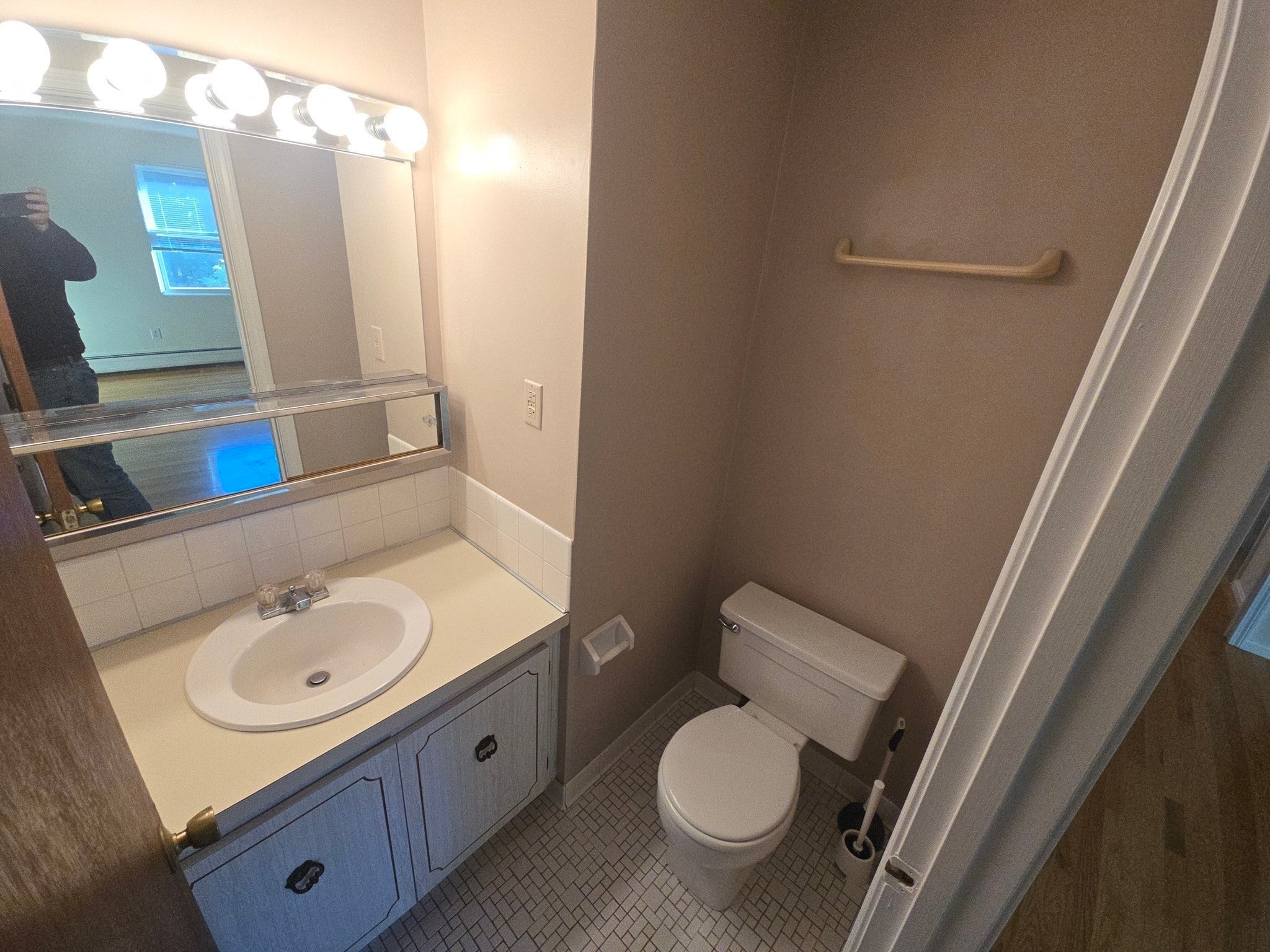 2 Bryon Road #2, Newton, MA, 2 Bryon Road #2, Newton, MA Photo #10