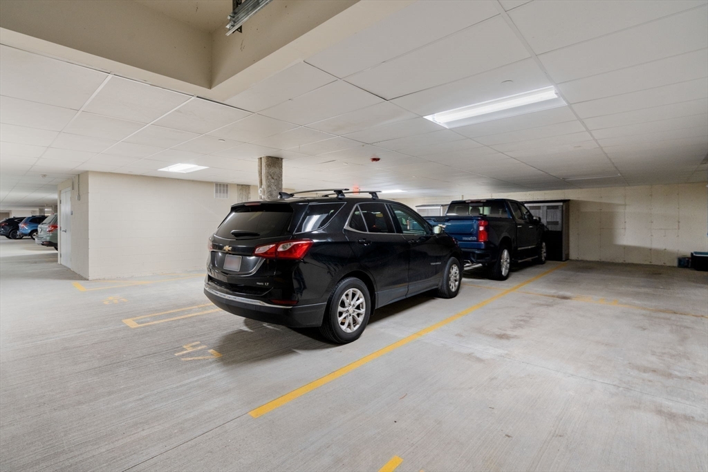 Walpole, Massachusetts 02081, United States, 2 Bedrooms Bedrooms, ,2 BathroomsBathrooms,Residential,Pending,106512