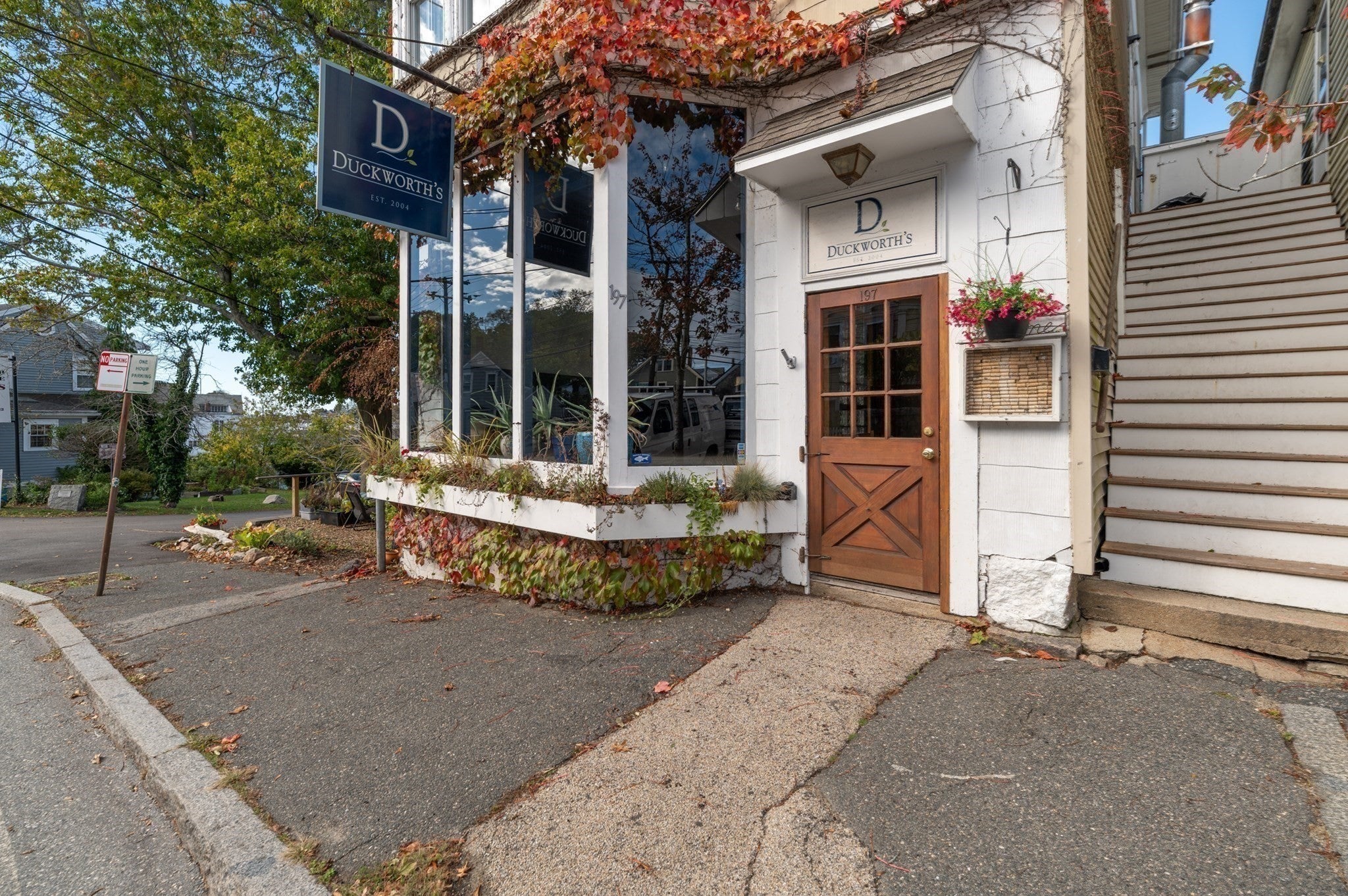 197 E. Main St