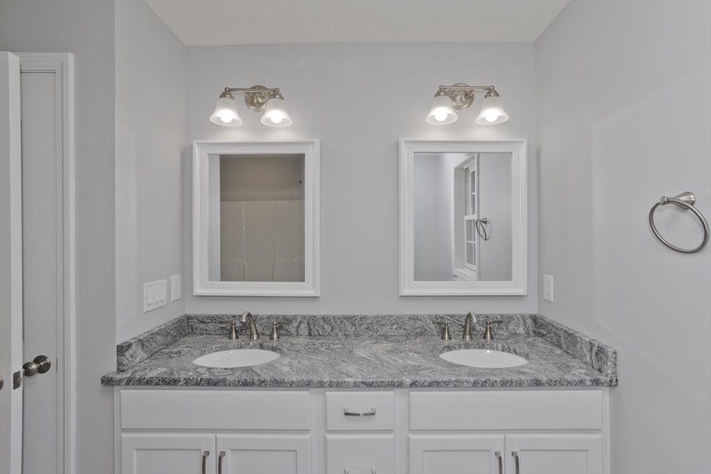 Ludlow, Massachusetts 01056, United States, 4 Bedrooms Bedrooms, ,3 BathroomsBathrooms,Residential,Active,171889