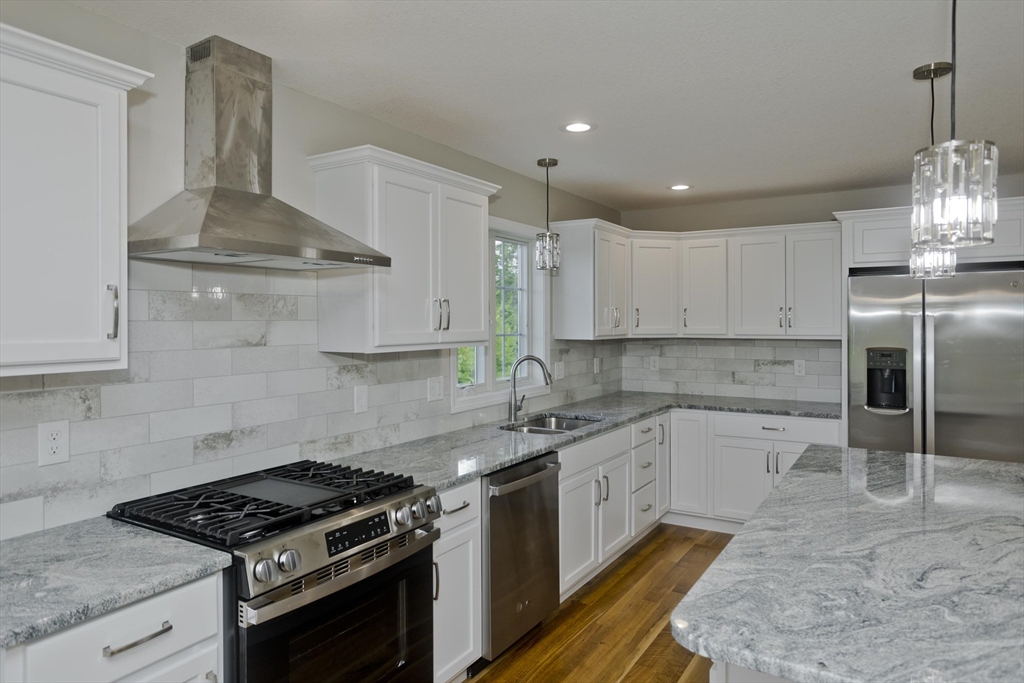 Ludlow, Massachusetts 01056, United States, 4 Bedrooms Bedrooms, ,3 BathroomsBathrooms,Residential,Active,171889