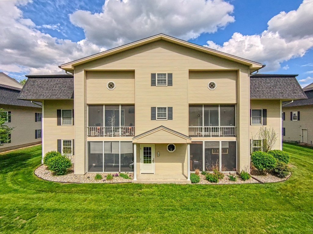 41 W Summit St 51