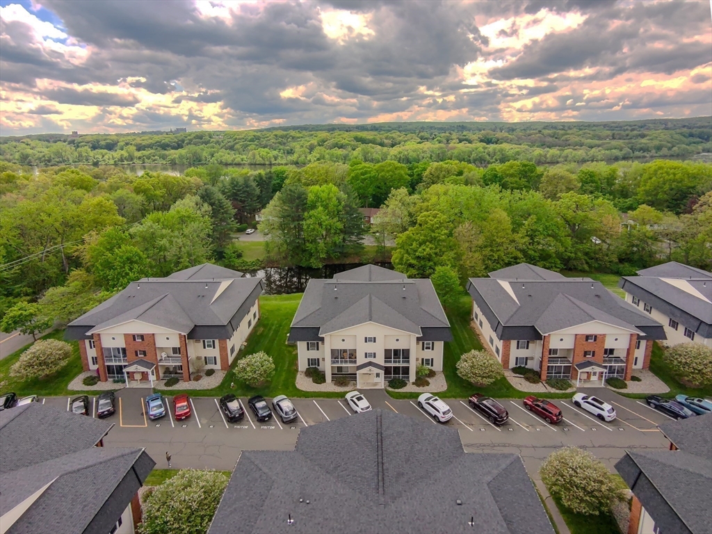 41 W Summit St 51