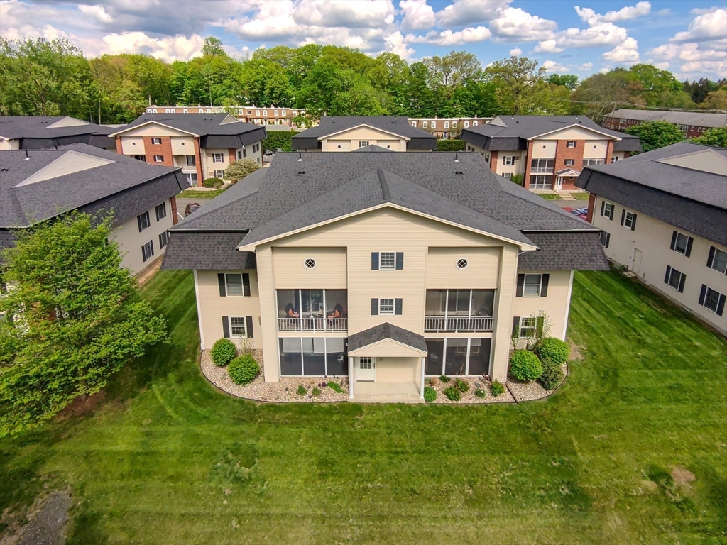 41 W Summit St 51
