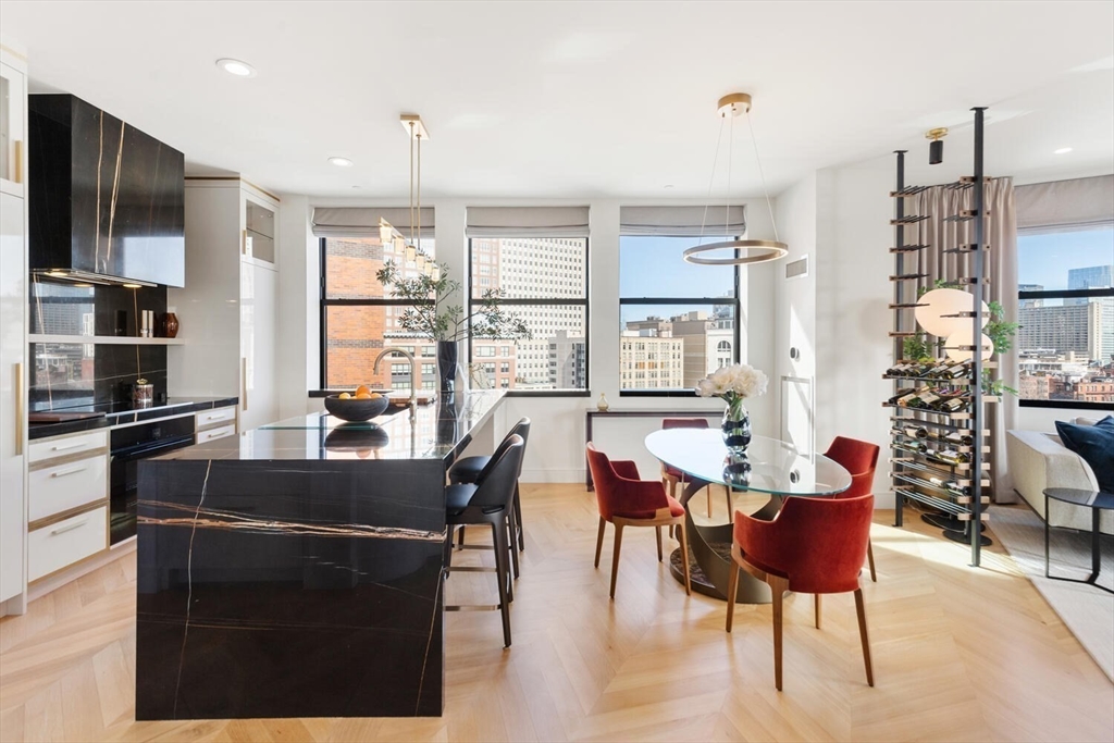 285 Columbus Ave PH805