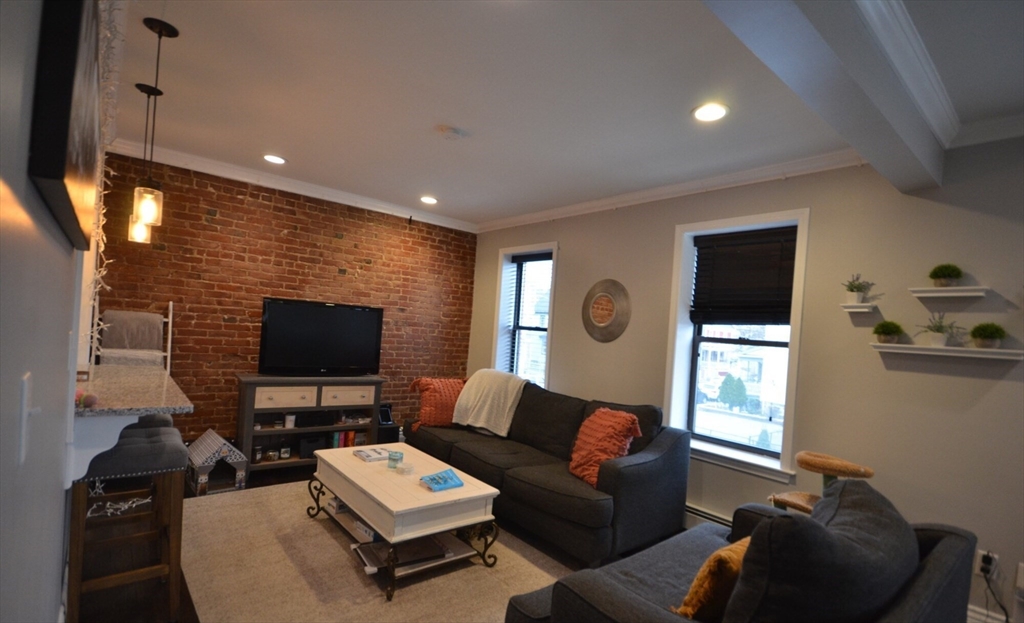 Click for 60 Florida St #2, Boston, MA slideshow Click for 60 Florida St #2, Boston, MA slideshow
