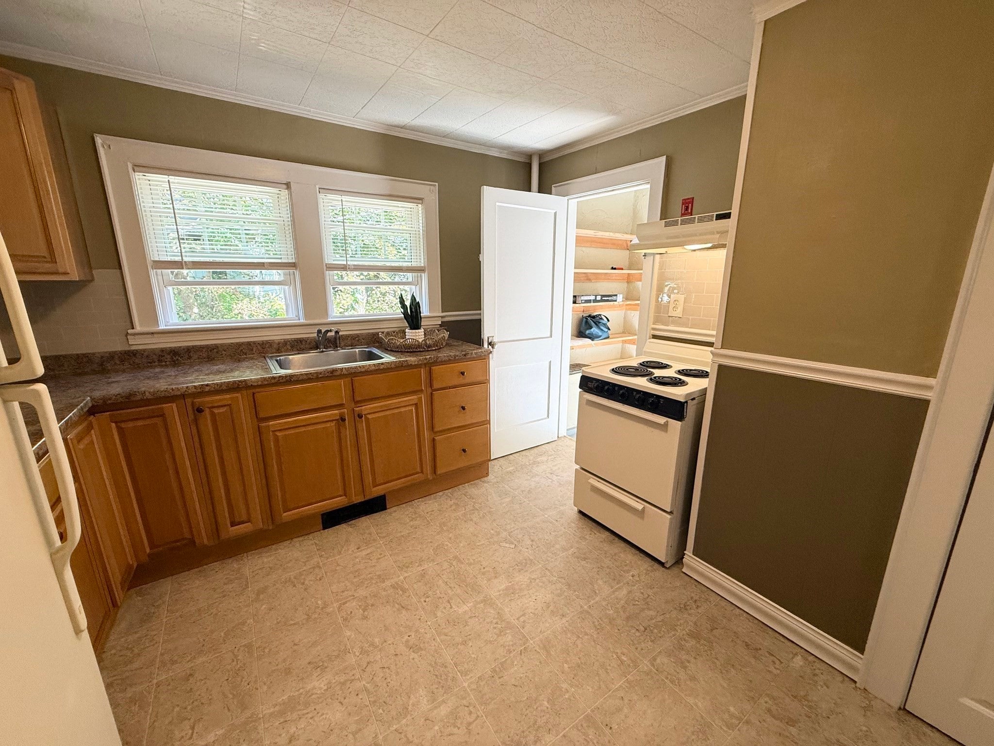 39 Main St, Sturbridge, MA, 39 Main St, Sturbridge, MA Photo #12