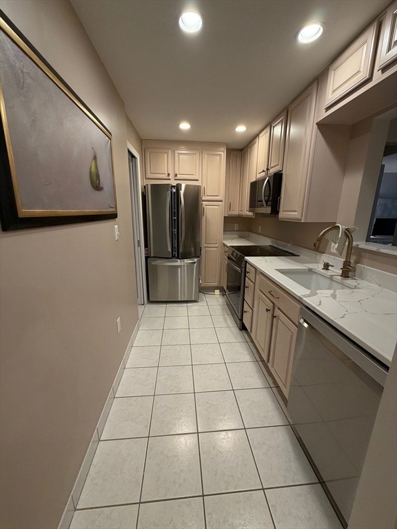 269 Cambridge Rd 204