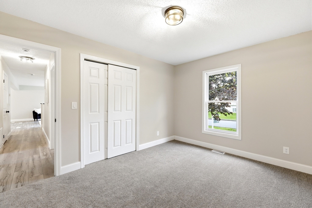 42 Amos Dr, Springfield, MA Photo #12