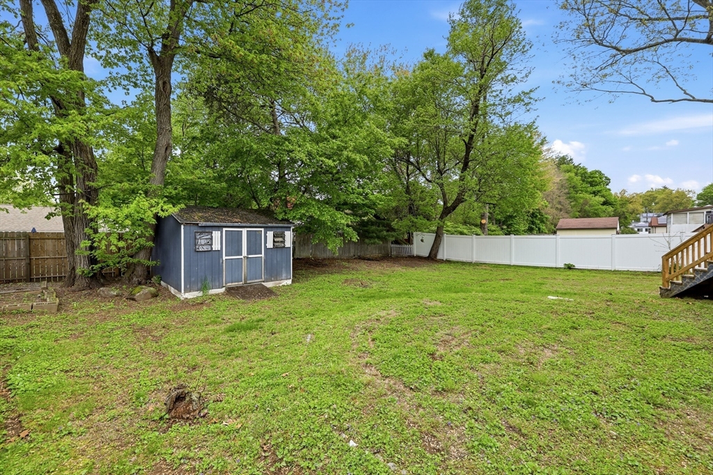 42 Amos Dr, Springfield, MA Photo #32