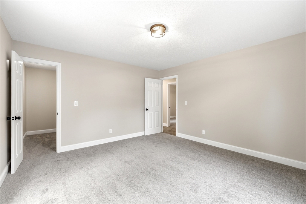 42 Amos Dr, Springfield, MA Photo #16