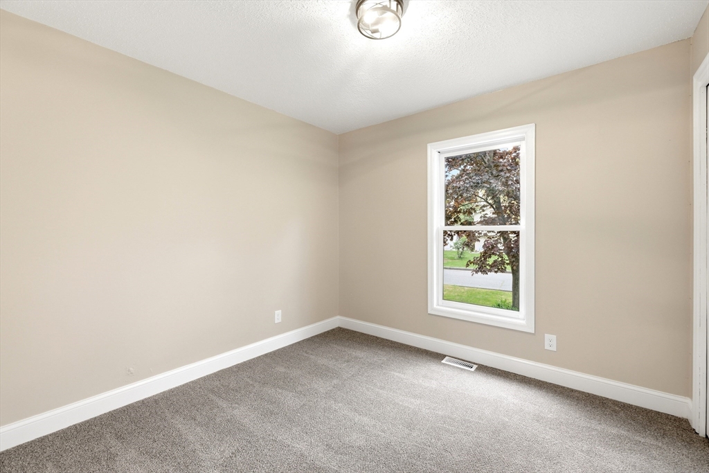 42 Amos Dr, Springfield, MA Photo #10