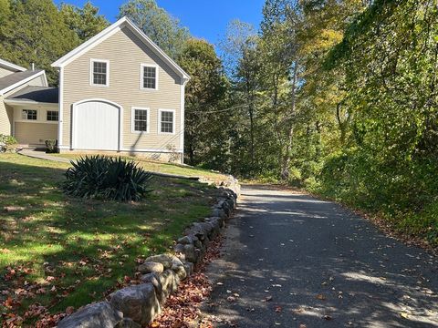 Photo of 196 Boston St #B, Middleton, MA 01949 (MLS # 73447937) Photo of 196 Boston St #B, Middleton, MA 01949 (MLS # 73447937)