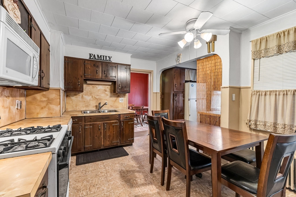18 Wendell Pl, Springfield, MA Photo #7