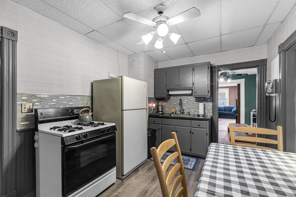 18 Wendell Pl, Springfield, MA Photo #25