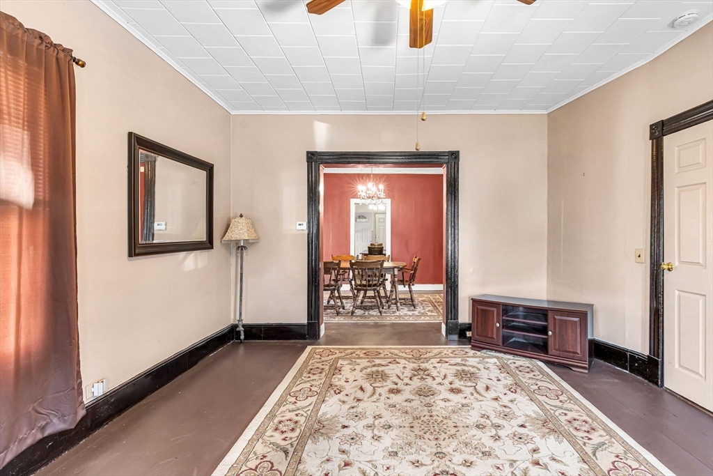 18 Wendell Pl, Springfield, MA Photo #4