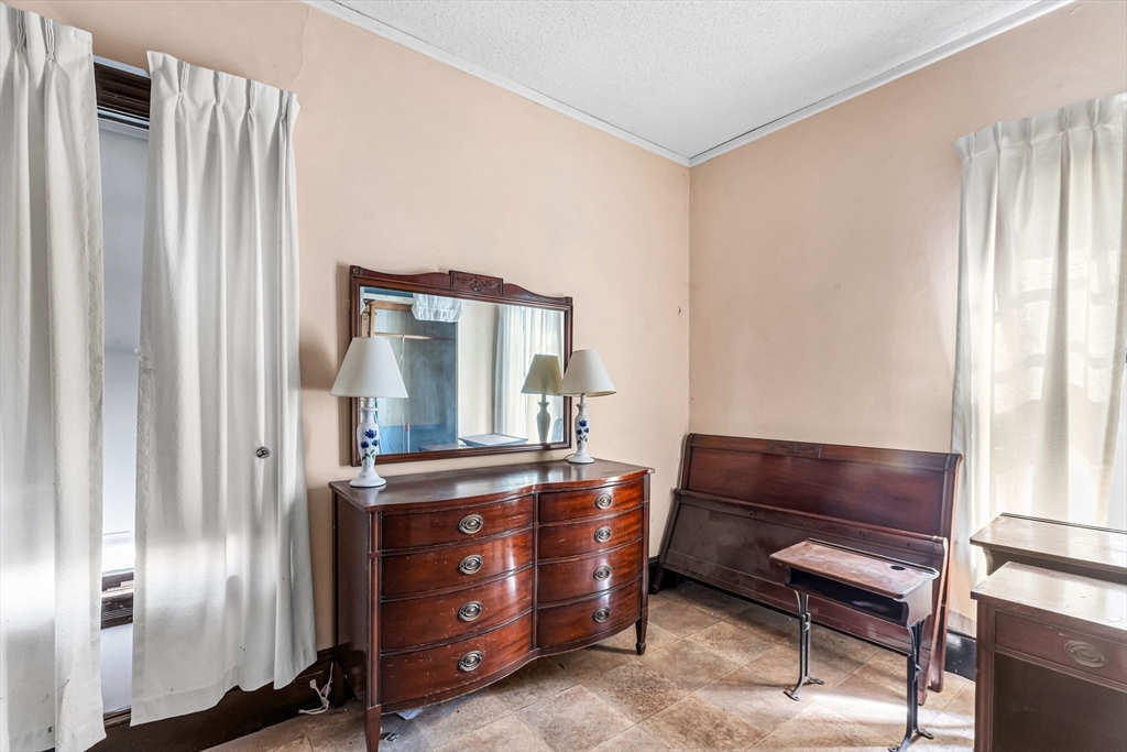 18 Wendell Pl, Springfield, MA Photo #11