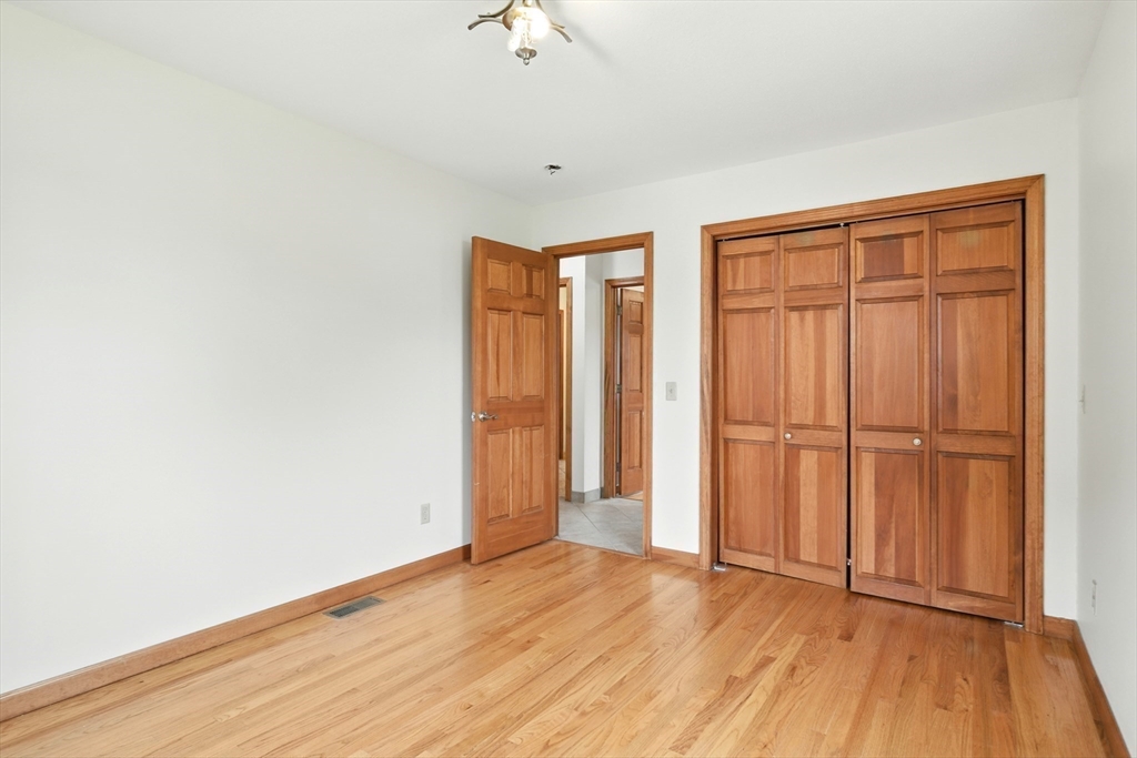 Springfield, Massachusetts 01118, United States, 3 Bedrooms Bedrooms, ,2 BathroomsBathrooms,Residential,Active,148819