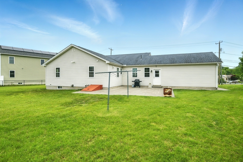 Springfield, Massachusetts 01118, United States, 3 Bedrooms Bedrooms, ,2 BathroomsBathrooms,Residential,Active,148819