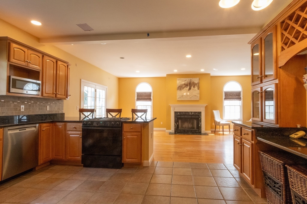 Needham, Massachusetts 02492, United States, 4 Bedrooms Bedrooms, ,4 BathroomsBathrooms,Residential,Contingent,113727